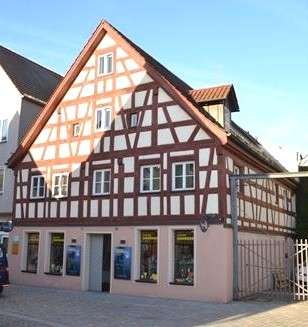 Einfamilienhaus Roth - 15 Zimmer, 386 m&sup2;, 850.000&euro; | Angebot:24792555