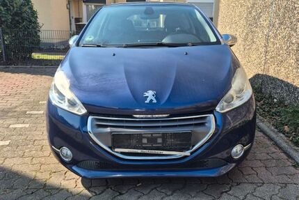 Peugeot 208 95.000 km 4.100 &euro; Menden 58706