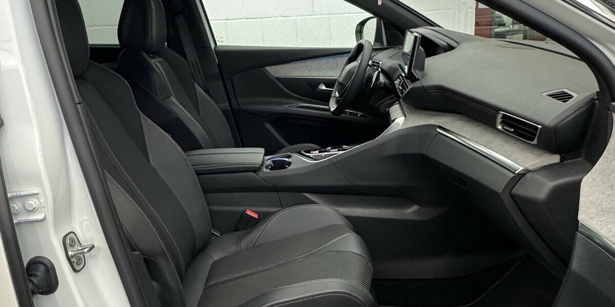 Peugeot 5008 GT Puretech 130 EAT8 1.Hand 7 Sitze 19.369 km 25.420 &euro; Lich 35423