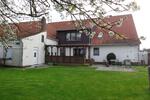 Tolles Zweifamilienhaus mit viel Platz und großem Garten