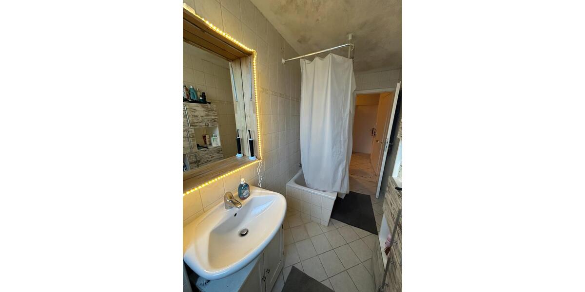 Etagenwohnung München Schwabing-Freimann - 4 Zimmer, 18 m&sup2;, 620&euro; | Angebot:26025690