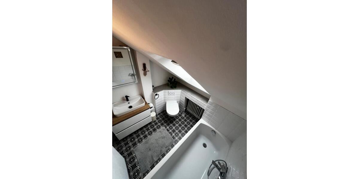 Dachgeschoßwohnung Kaufungen - 4 Zimmer, 100 m&sup2;, 990&euro; | Angebot:26165151