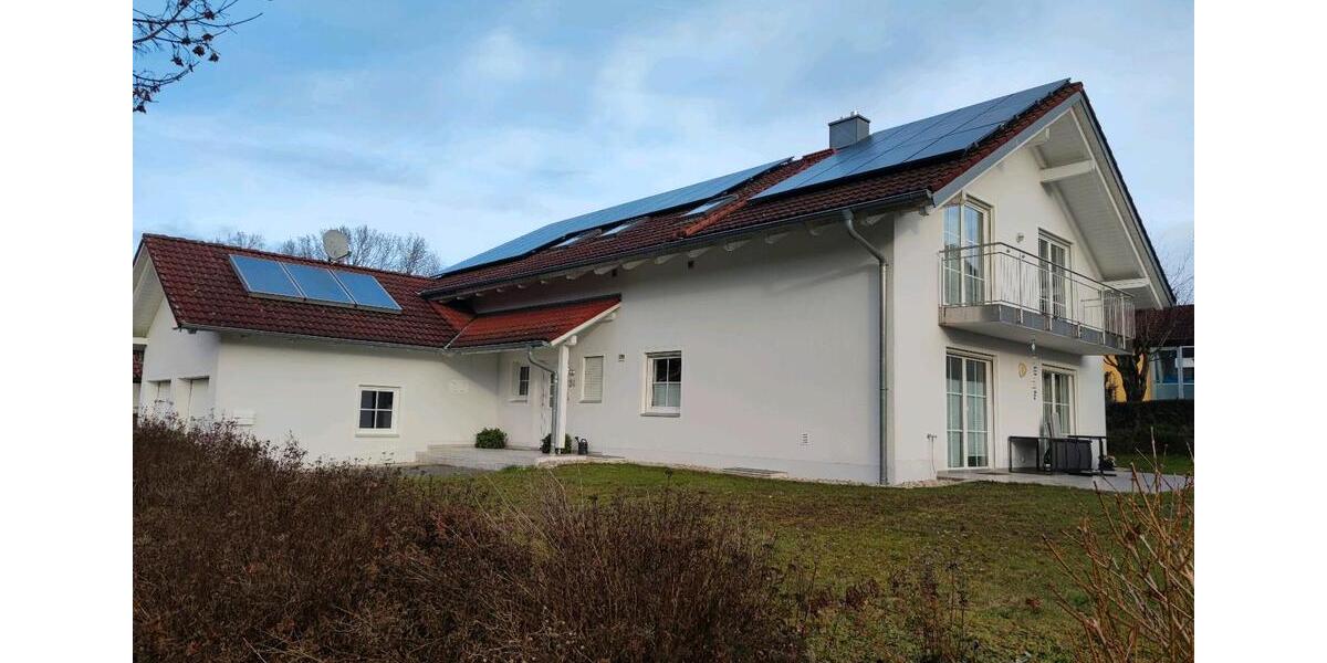 Erdgeschoss Wohnung mit Keller & Garage 4 zimmer