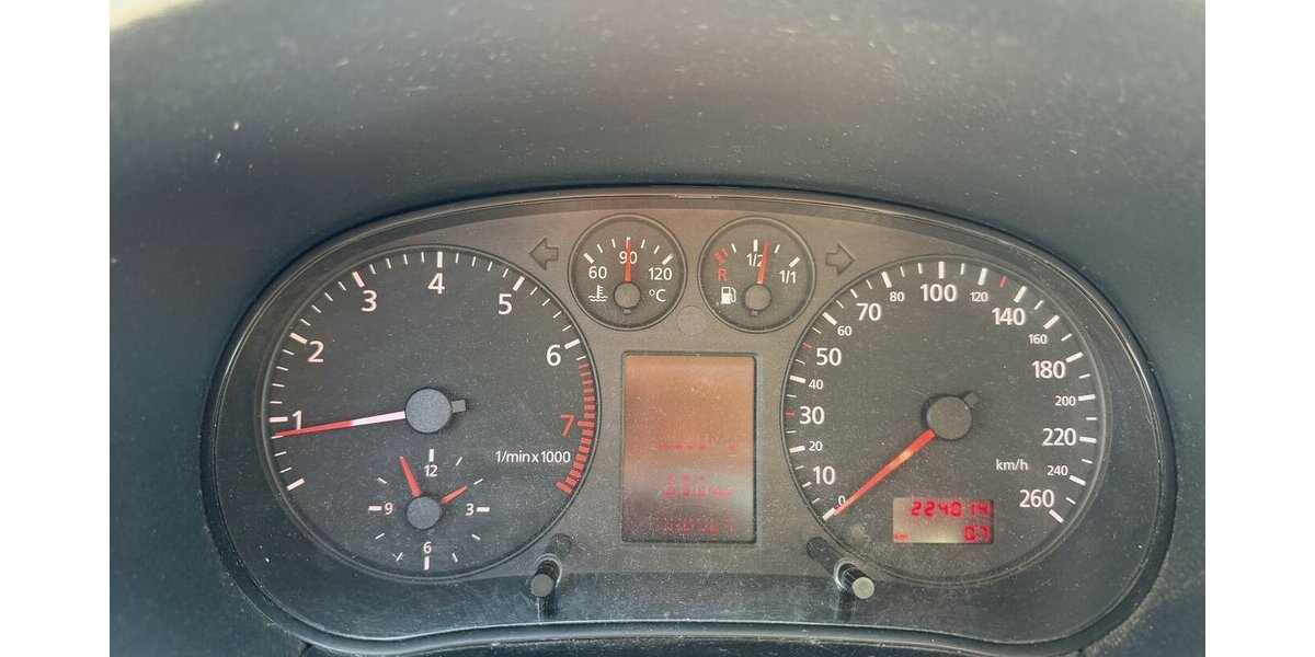 Audi A3 1.6i Attraction Automatik Klima PDC 224.000 km 1.590 &euro; Altdorf 84032