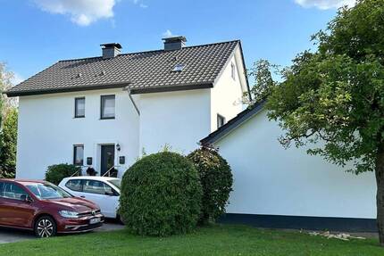 DHH mit großer Dachterrasse und großem Garten