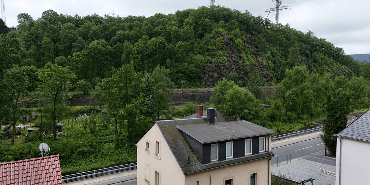 Mehrfamilienhaus, Wohnhaus Dresden Naußlitz - 6 Zimmer, 153 m&sup2;, 285.000&euro; | Angebot:26309047