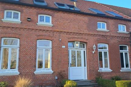 Haus Dornum - 9 Zimmer, 253 m&sup2;, 2.530&euro; | Angebot:24842652