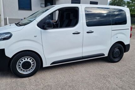 Opel Vivaro 130.900 km 15.300 &euro; Neuhofen 67141
