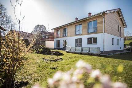 Haus Holzkirchen - 4.5 Zimmer, 134 m&sup2;, 2.500&euro; | Angebot:26631317