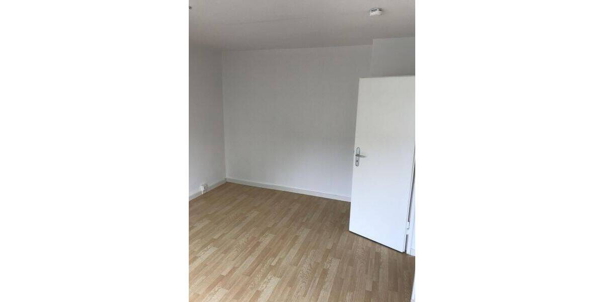 Etagenwohnung Dessau-Roßlau Innenstadt - 2 Zimmer, 46 m&sup2;, 365&euro; | Angebot:26878978