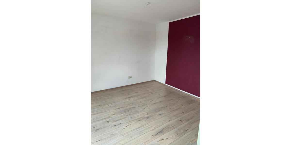 Dachgeschoßwohnung Tönisvorst - 2 Zimmer, 74 m&sup2;, 600&euro; | Angebot:26296368