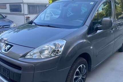 Peugeot Partner 160.000 km 2.800 &euro; München 80809