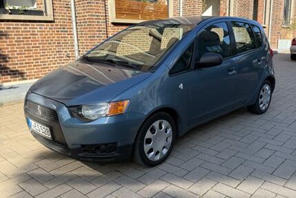 Mitsubishi Colt 168.000 km 2.700 &euro; Köln 50733