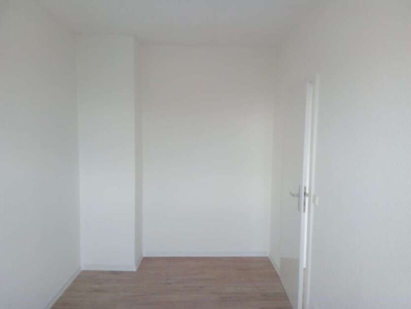 Neu, 5 Zimmer WG geeignet, frisch renoviert mit Balkon! 5 zimmer