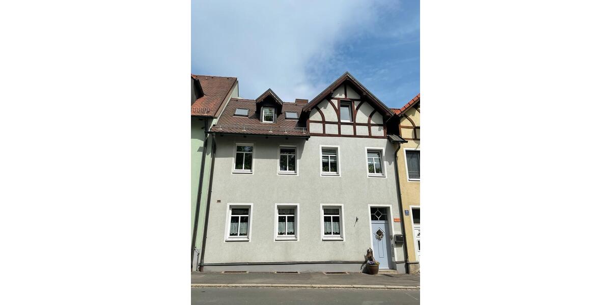 Reihenhaus Waldsassen - 9 Zimmer, 132 m&sup2;, 179.000&euro; | Angebot:26427332