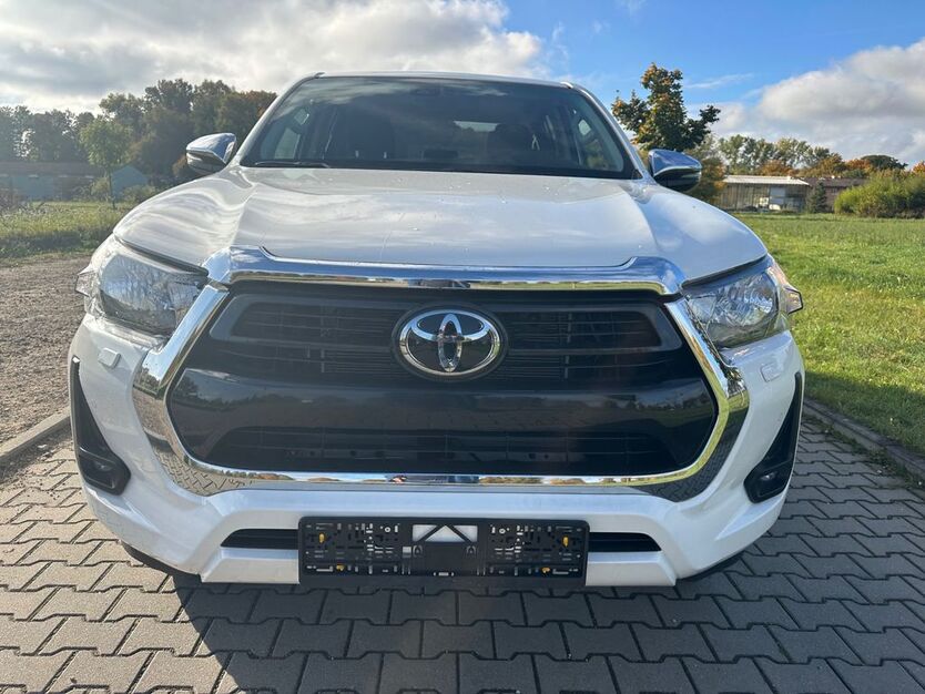 Toyota Hilux 3.654 km 39.000 € berlin 10829