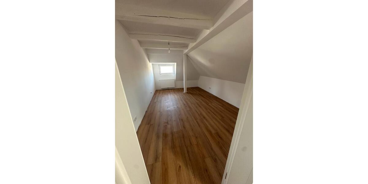 Dachgeschoßwohnung Delmenhorst Deichhorst - 3 Zimmer, 71 m&sup2;, 800&euro; | Angebot:26007324