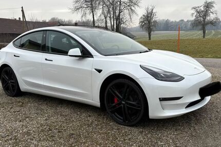 Tesla Model 3 59.900 km 29.900 &euro; Simbach am Inn 84359