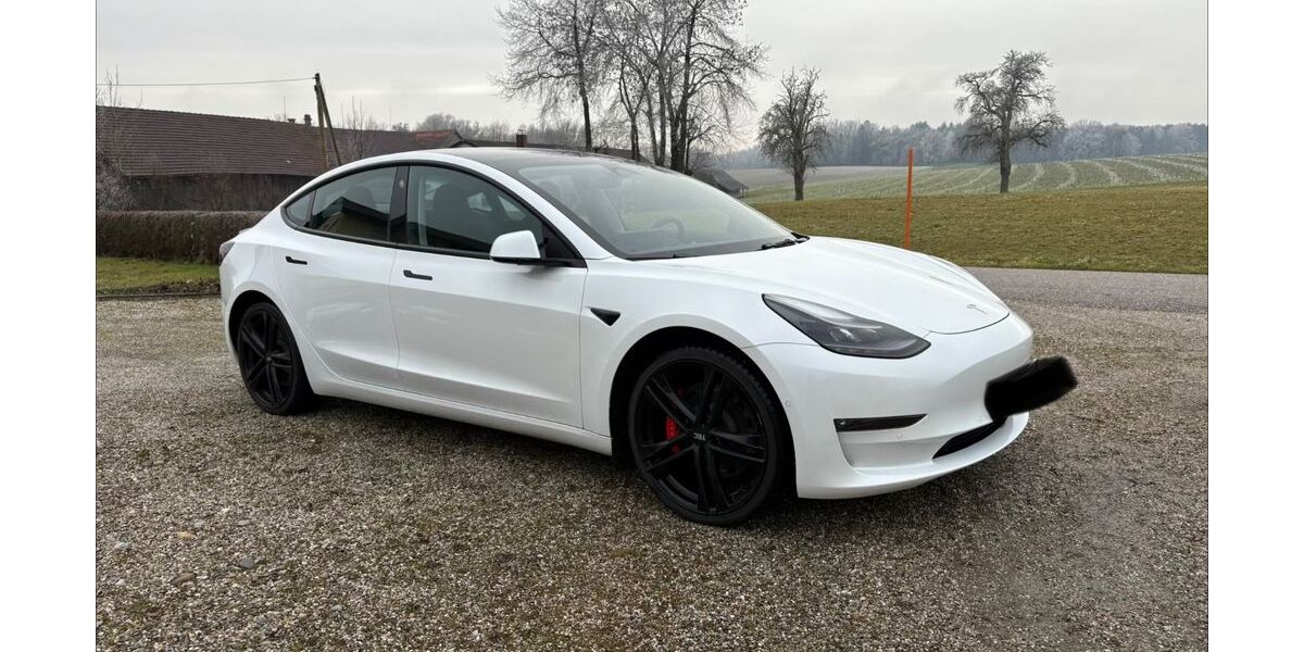 Tesla Model 3 59.900 km 29.900 &euro; Simbach am Inn 84359