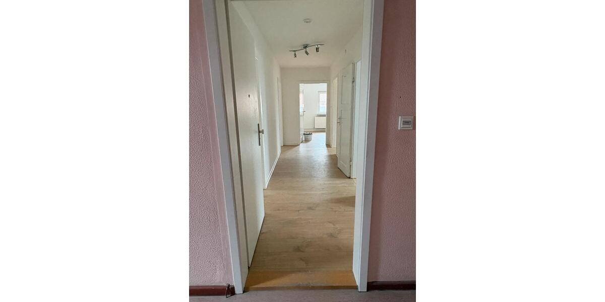 Dachgeschoßwohnung Gifhorn - 4 Zimmer, 67 m&sup2;, 690&euro; | Angebot:25611776