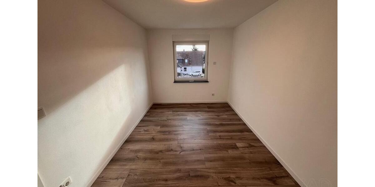 Doppelhaushälfte Zwickau - 3 Zimmer, 95 m&sup2;, 1.250&euro; | Angebot:25395037