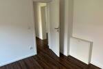 Erstbezug nach Renovierung - 3 ZW im 1. OG mit Balkon zum Innenhof, modernes Tageslichtbad mit Badewanne - ab sofort bezugsbereit