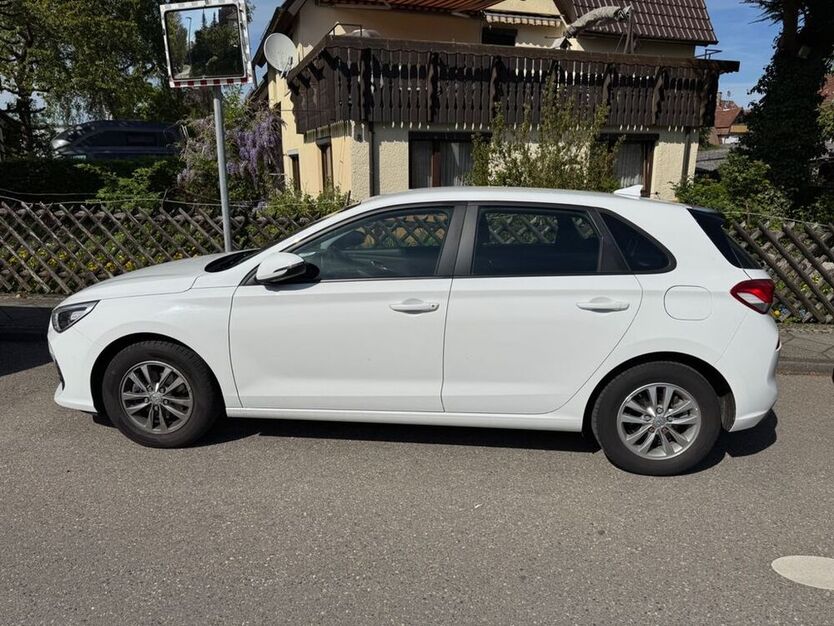 i30
