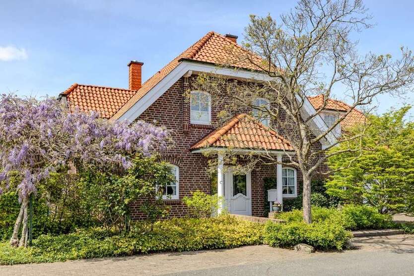 Haus zum Kaufen in Bad Zwischenahn 725.000 € 276.93 m²