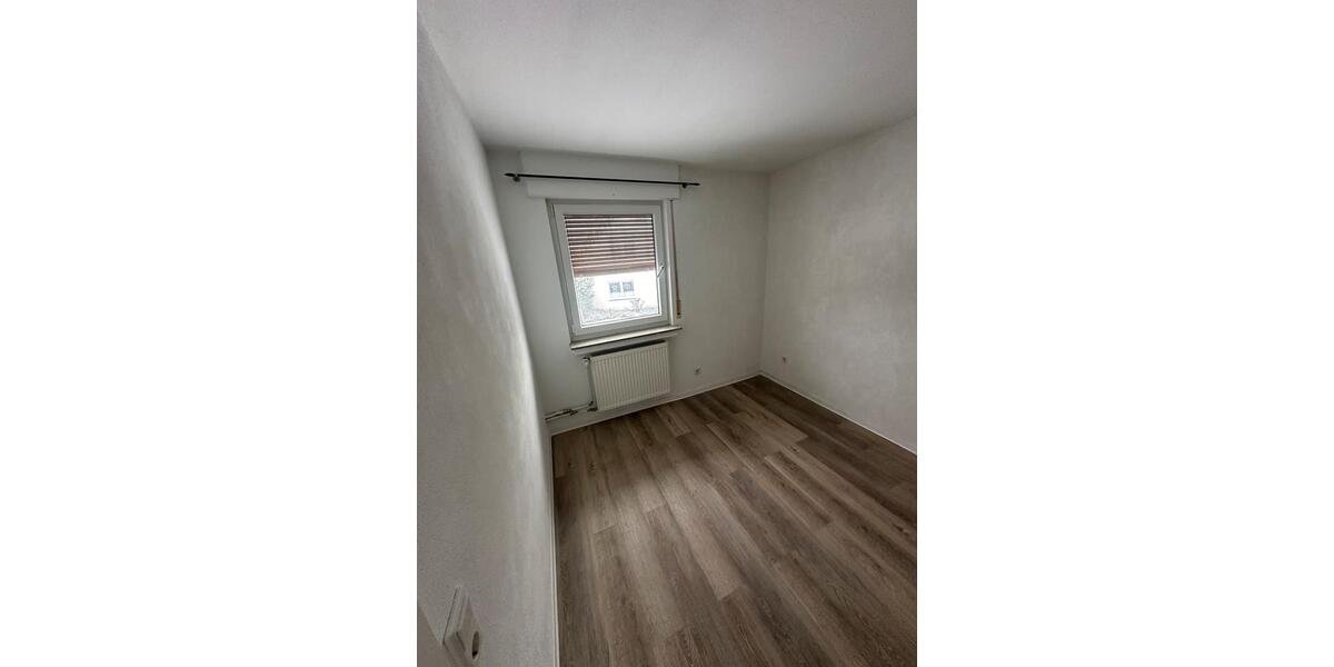 Reihenhaus Lage - 3 Zimmer, 120 m&sup2;, 975&euro; | Angebot:25157907