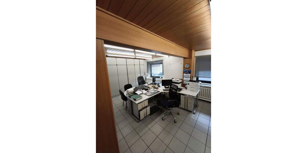 Möbliertes Büro mit Stellplatz in Erftstadt-Erp zimmer