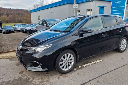Toyota Auris 108.000 km 9.850 &euro; Eschweiler 52249