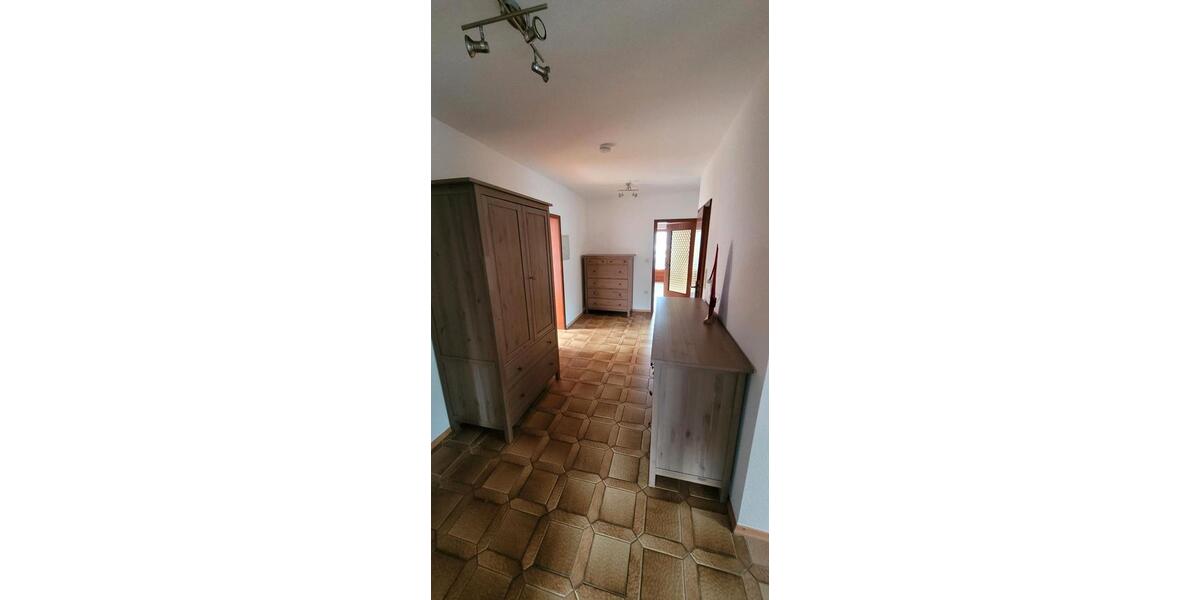 Etagenwohnung Bad Laasphe - 5 Zimmer, 130 m&sup2;, 700&euro; | Angebot:25221271