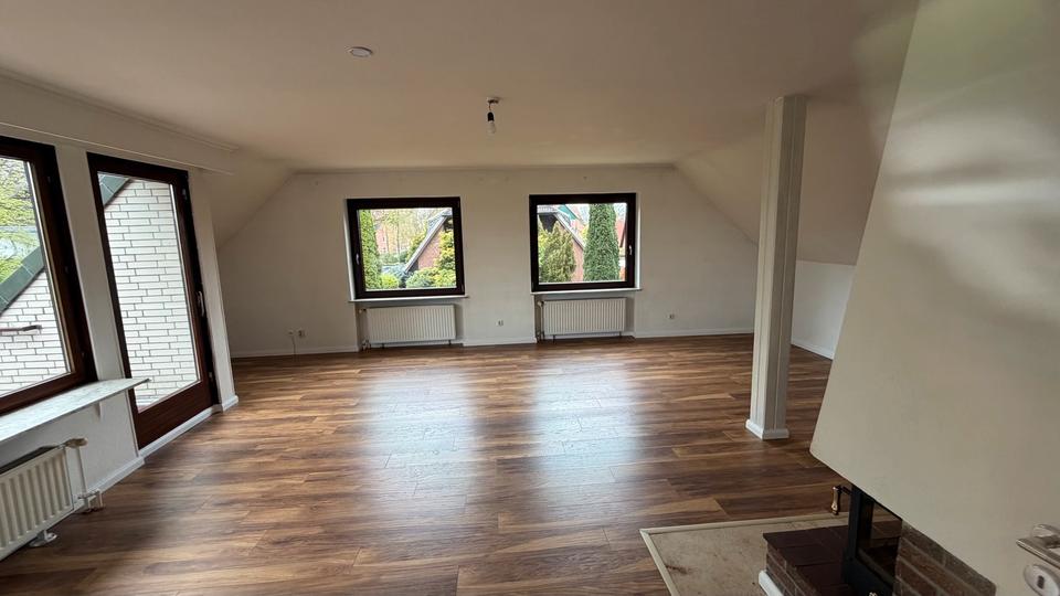 Dachgeschoßwohnung Hamburg Wandsbek - 3 Zimmer, 130 m&sup2;, 1.620&euro; | Angebot:26409655