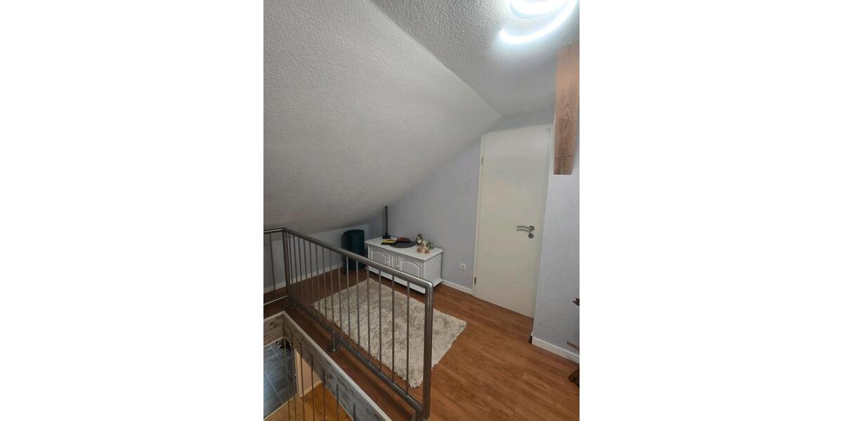 Dachgeschoßwohnung Hattingen Blankenstein - 3 Zimmer, 64 m&sup2;, 179.000&euro; | Angebot:27425700