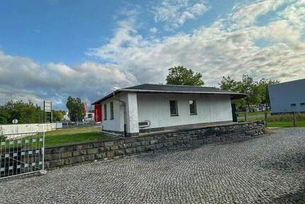 Vielseitige Gewerbeimmobilie in zentrale Lage von Zwickau: 210 m² Büro- Lager- Werkstattfläche 7 zimmer