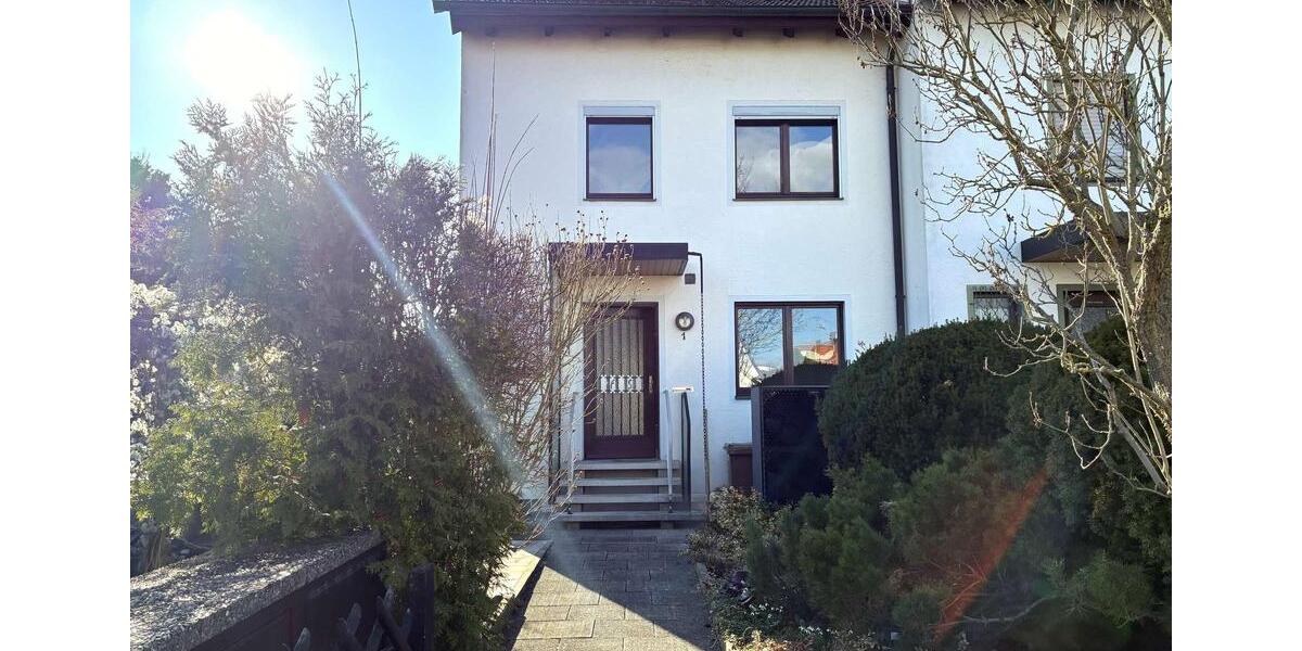Reihenhaus Oberasbach - 5.5 Zimmer, 115 m&sup2;, 1.100&euro; | Angebot:25589343