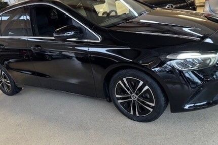 Mercedes-Benz B 180 9.500 km 32.990 € Bad Driburg 33014