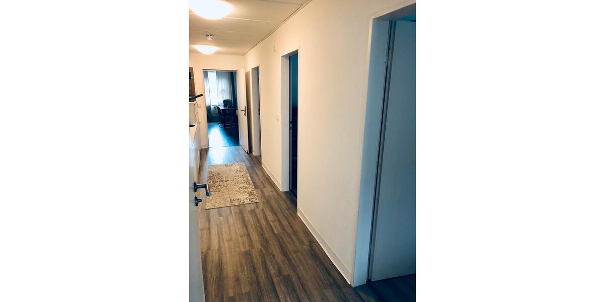 Etagenwohnung Emden - 4 Zimmer, 100 m&sup2;, 950&euro; | Angebot:26398876