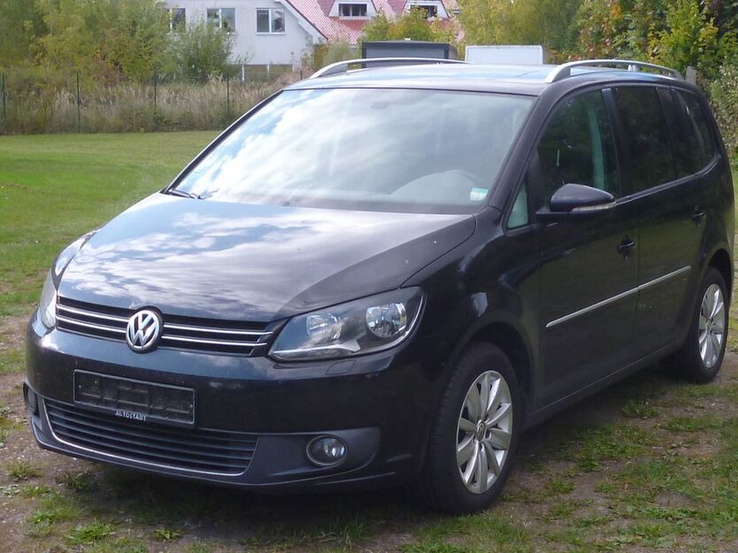 VW Touran 245.286 km 4.444 € Hoikendorf 23936