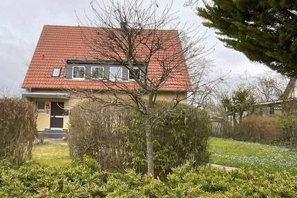 Haus Petersberg - 6 Zimmer, 180 m&sup2;, 1.600&euro; | Angebot:26106614