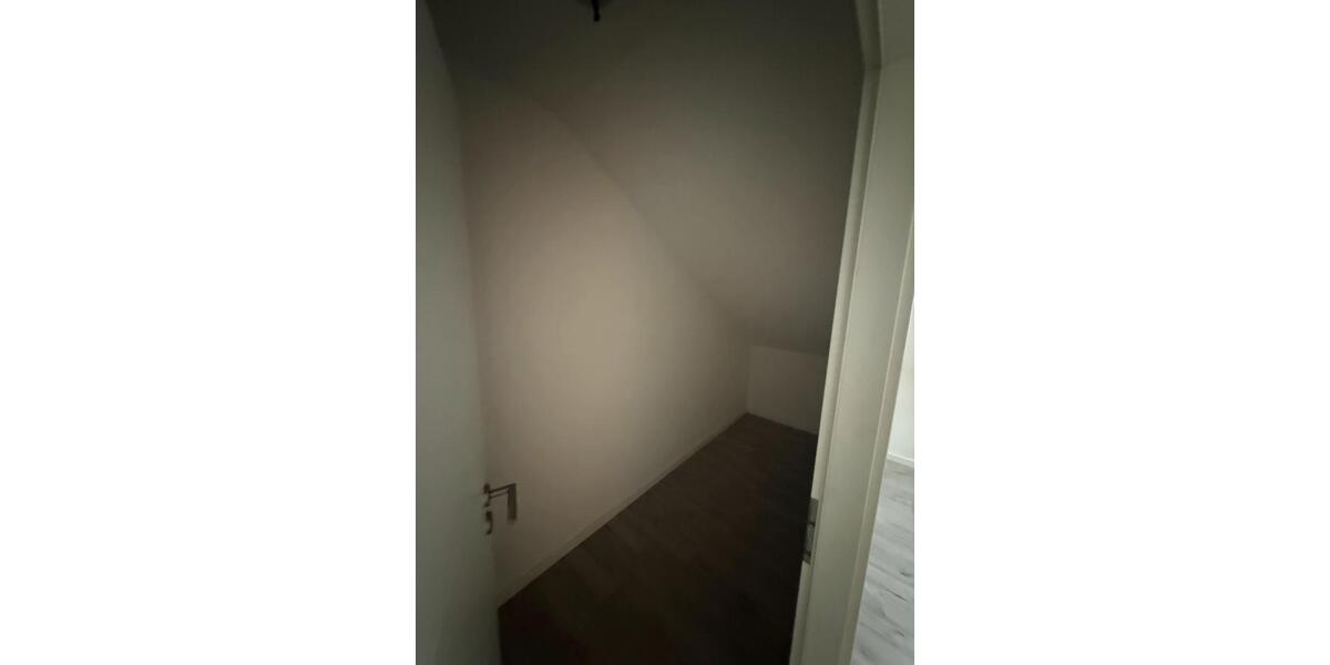 Dachgeschoßwohnung Augsburg Haunstetten-Siebenbrunn - 3 Zimmer, 67 m&sup2;, 1.300&euro; | Angebot:24847294