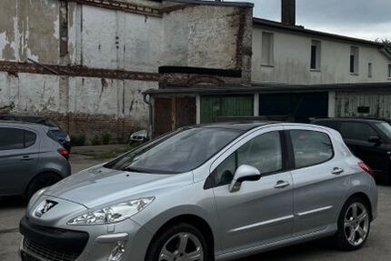 Peugeot 308 92.457 km 2.800 &euro; Velbert 42551