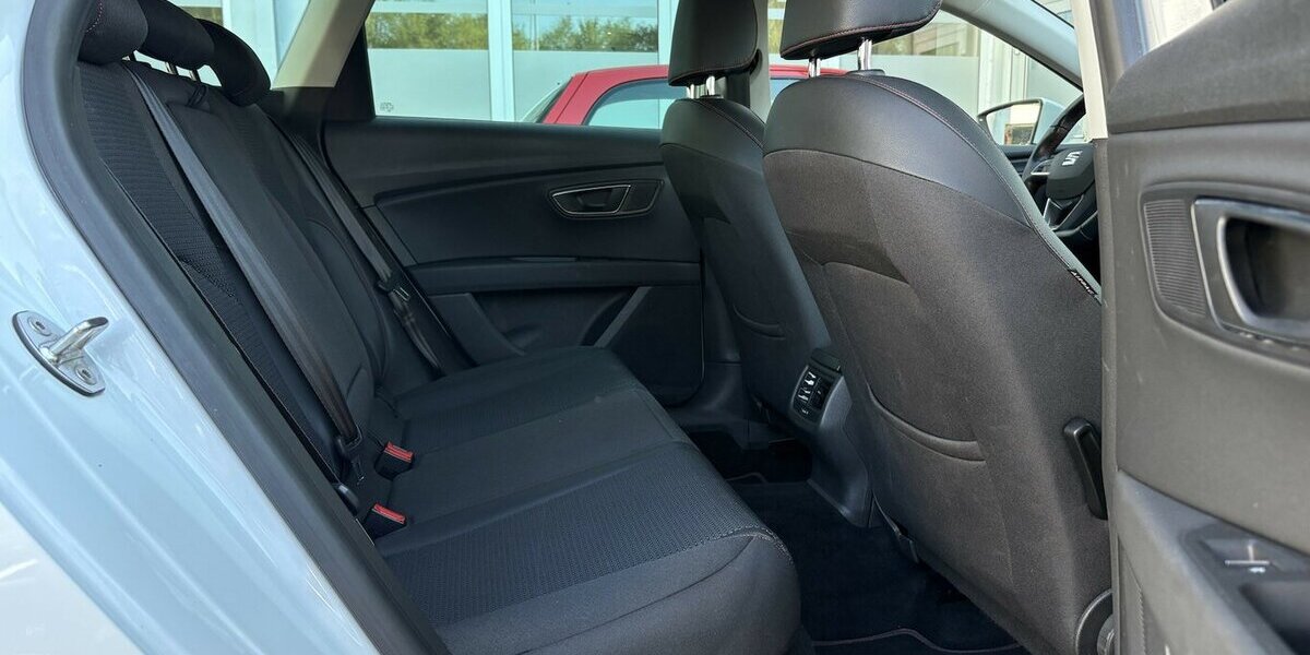 Seat Leon 1.8 ST FR NAVIGATION/SITZHEIZUNG/KLIMAx2 139.535 km 9.900 &euro; Villingen-Schwenningen 78054