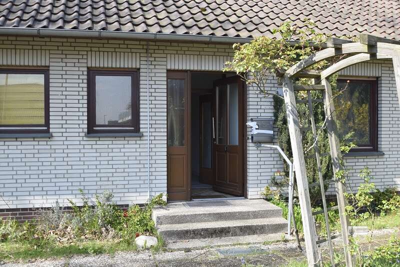 Großes Einfamilienhaus mitten im Zentrum von Kirchweyhe mit großem Garten und Garage - Einfamilienhaus Weyhe | Angebot:26232565