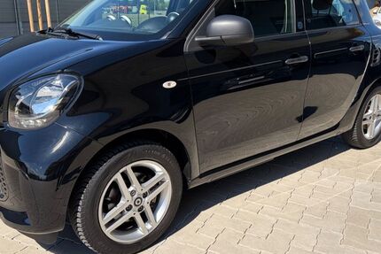 Smart ForFour 33.054 km 9.490 &euro; Bad Oldesloe 23843