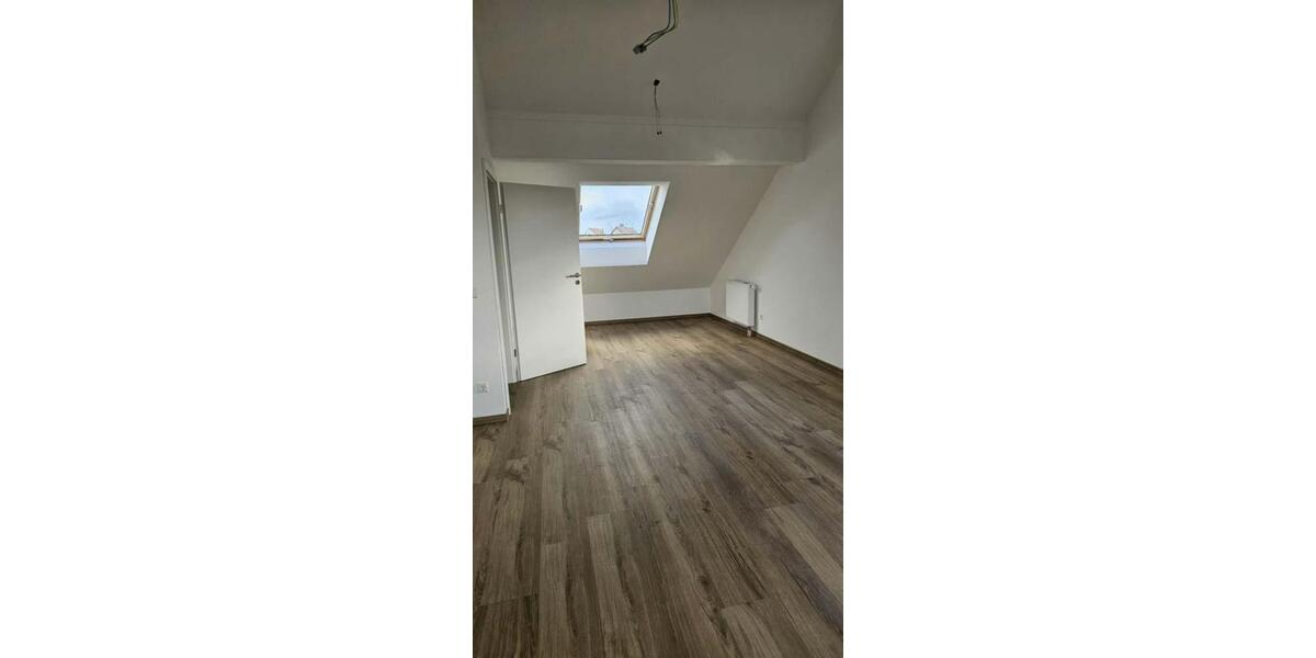 Reihenhaus Oberndorf am Neckar - 4 Zimmer, 132 m&sup2;, 1.400&euro; | Angebot:23688676