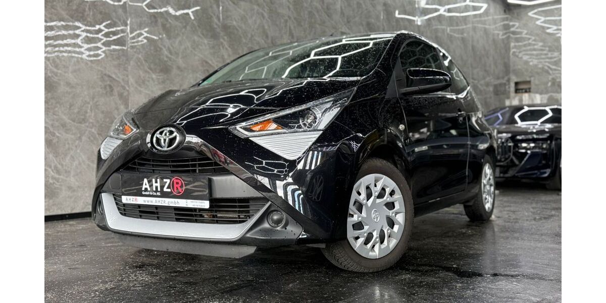 Toyota Aygo (X) 47.200 km 8.950 &euro; Reutlingen 72762