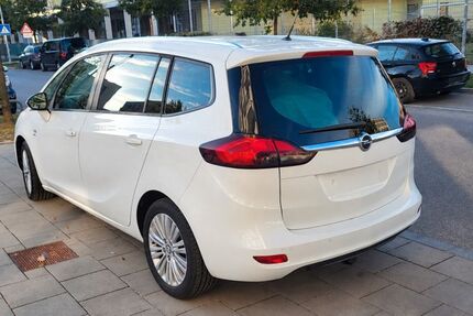 Opel Zafira 142.157 km 6.700 &euro; München 81245