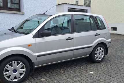 Ford Fusion 178.000 km 2.100 &euro; Elz 65604