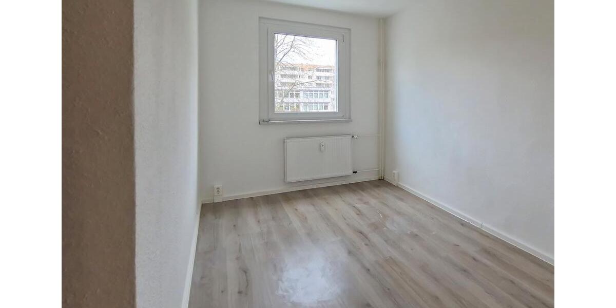 Etagenwohnung Halle (Saale) Halle-Neustadt - 4 Zimmer, 77 m&sup2;, 490&euro; | Angebot:26177809